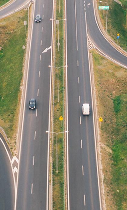 אגרות, כבישים, מדבקות וחוקי תעבורה